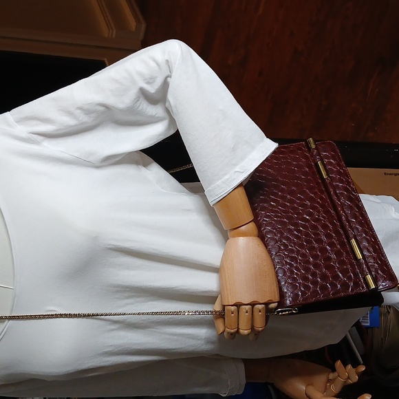 Ruth Saltz - Burgundy Aligator Embossed Leather Shoulder Bag With Fold Over Flap - Picture 12 of 13